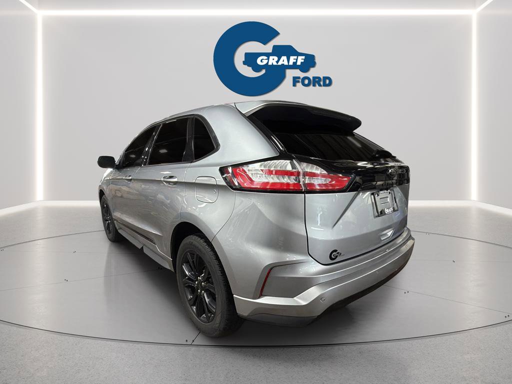 Used 2022 Ford Edge SE w/ Black Appearance Package image 5