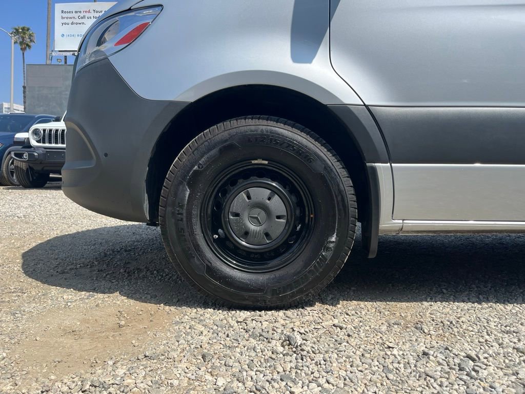 Used 2024 Mercedes-Benz Sprinter 2500 image 12