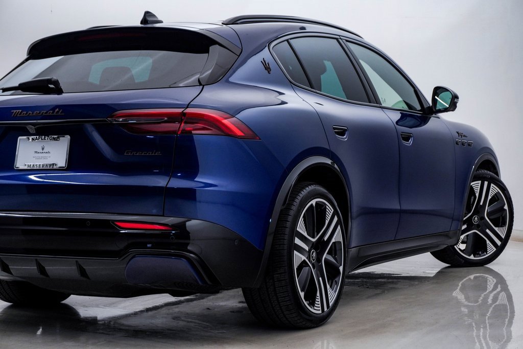 Certified 2025 Maserati Grecale Folgore image 10