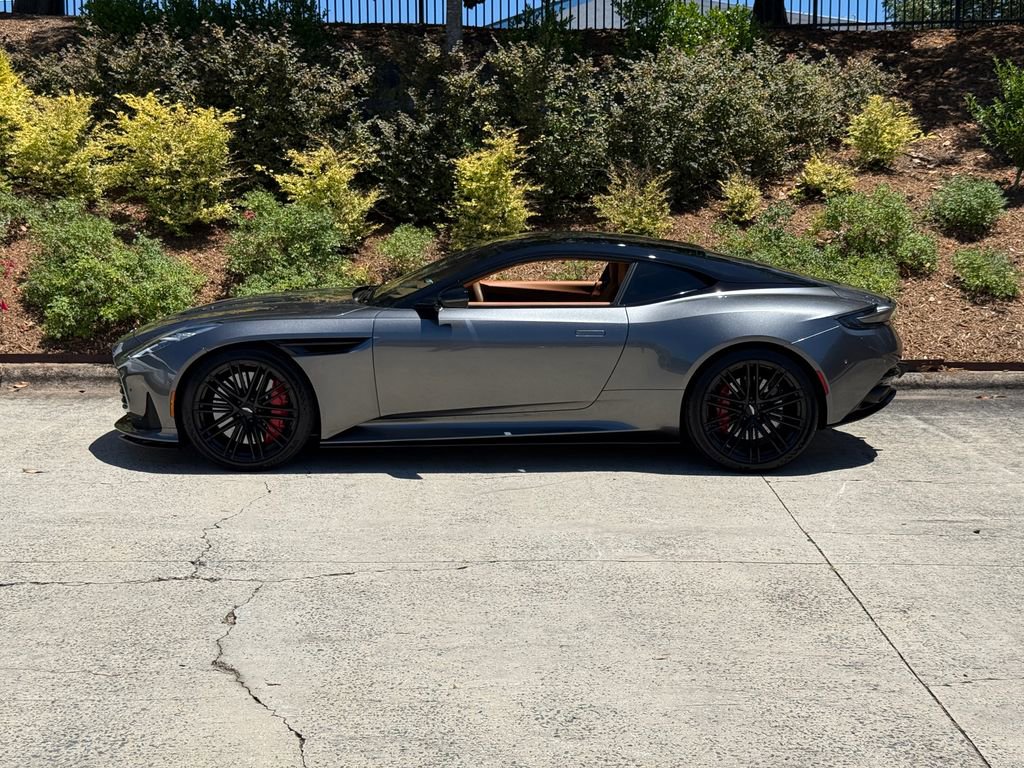 Used 2024 Aston Martin DB12 Coupe RWD image 19