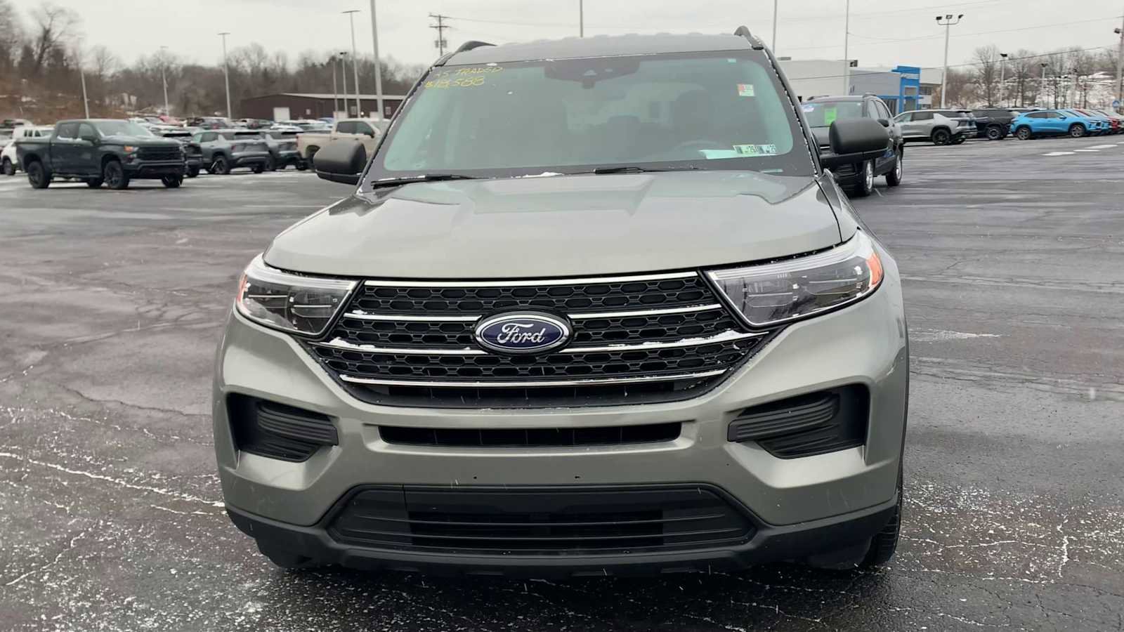 Used 2020 Ford Explorer XLT image 3