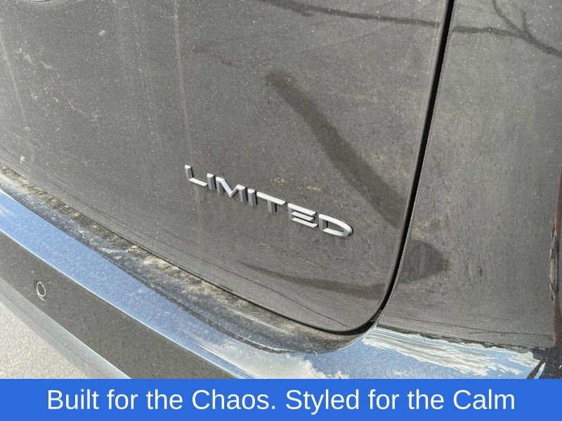 New 2026 Chrysler Pacifica Limited w/ S Appearance Package image 4