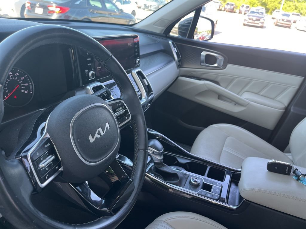 Used 2022 Kia Sorento SX image 10