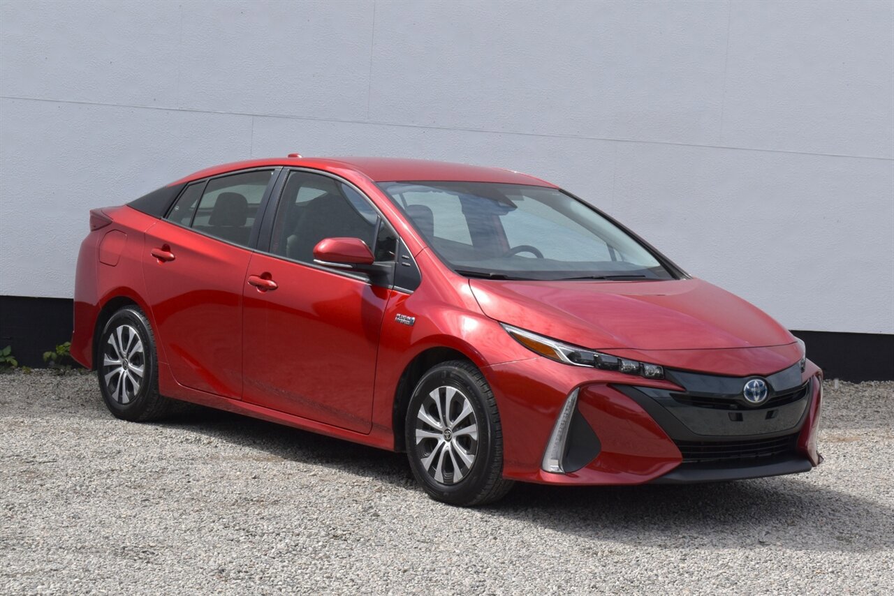 Used 2022 Toyota Prius Prime XLE FWD image 1