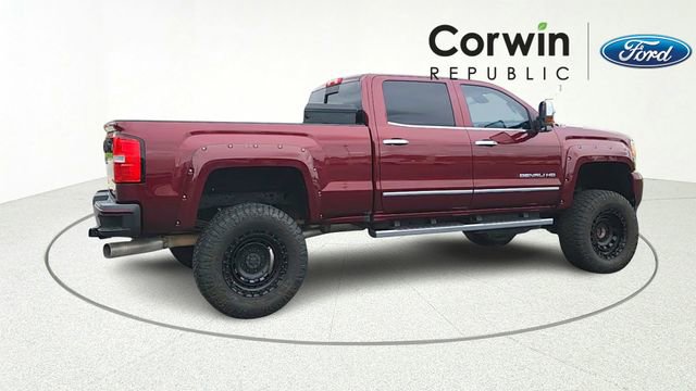 Used 2017 GMC Sierra 2500 Denali w/ Duramax Plus Package AWD/4WD image 8