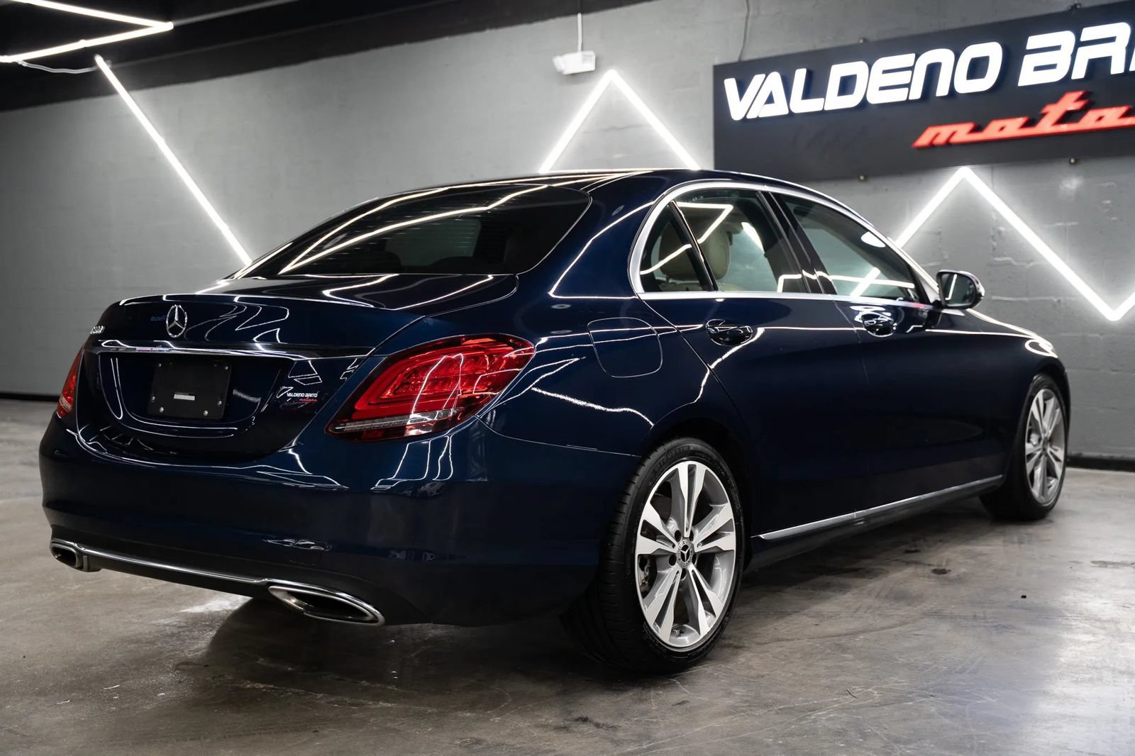 Used 2019 Mercedes-Benz C 300 Sedan image 26
