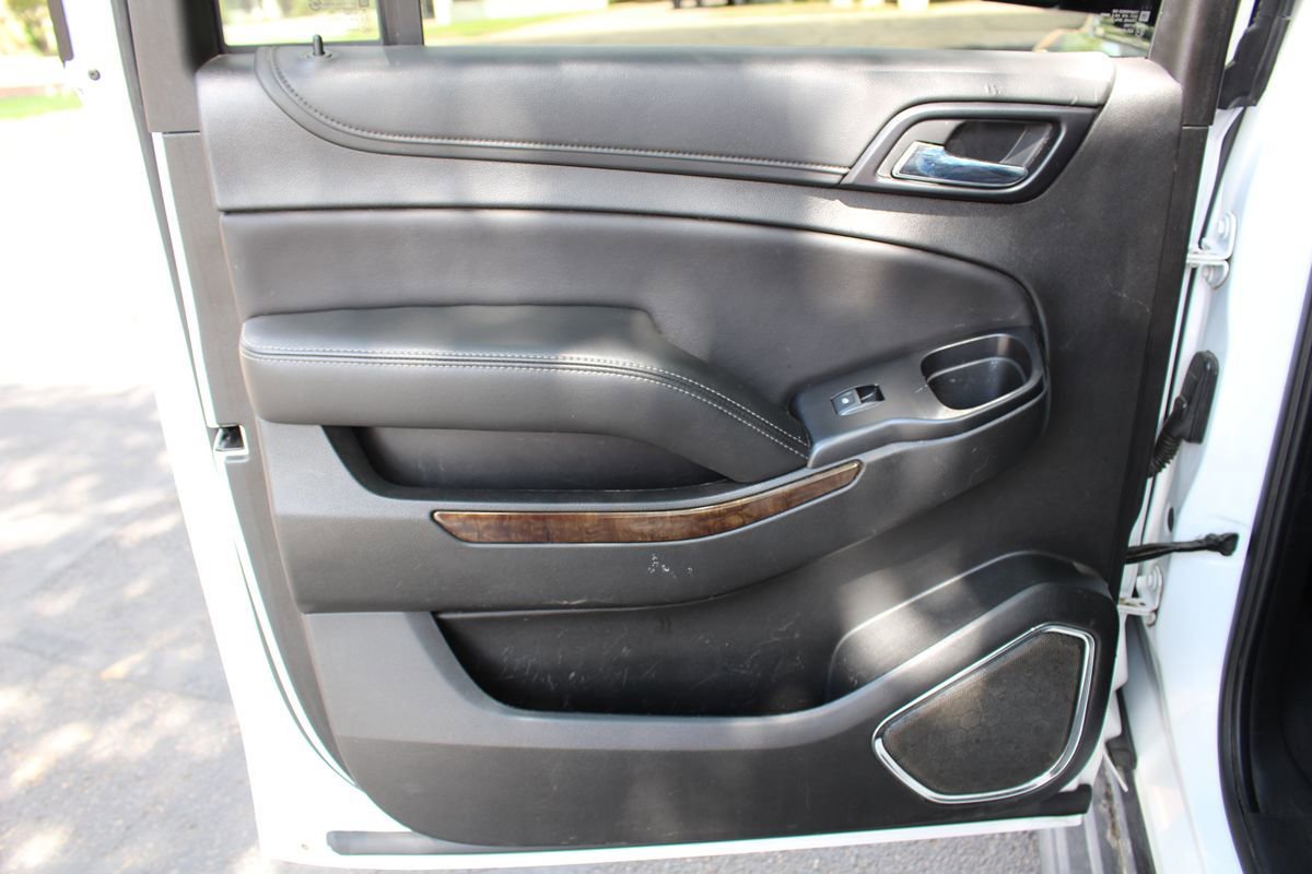 Used 2020 Chevrolet Suburban LT RWD image 15