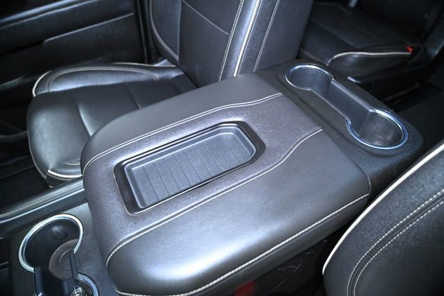 Used 2023 GMC Yukon XL SLT w/ SLT Luxury Package image 29