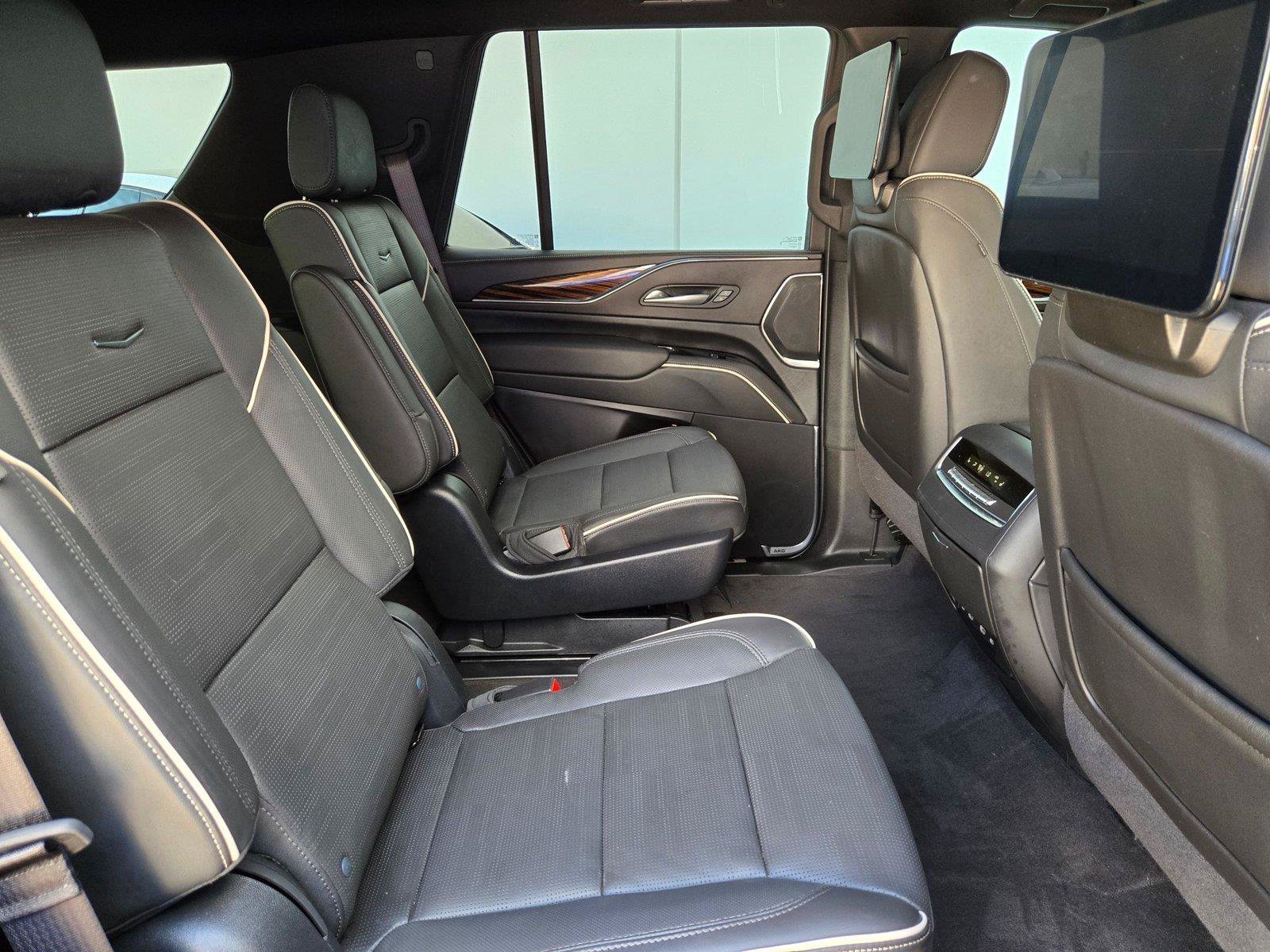 Certified 2024 Cadillac Escalade Premium Luxury w/ Performance Package AWD/4WD image 31