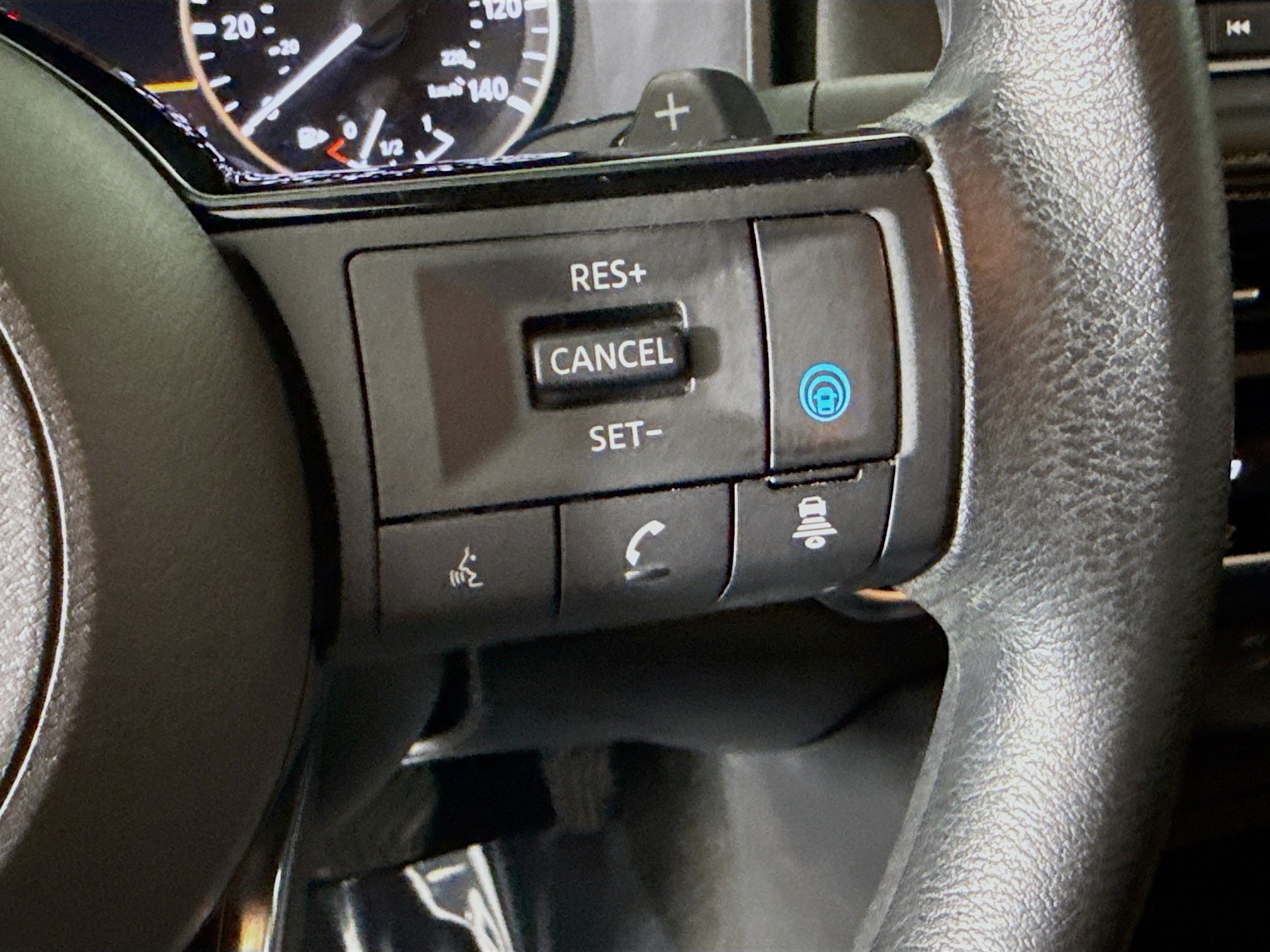 Used 2023 Nissan Rogue SV FWD image 15