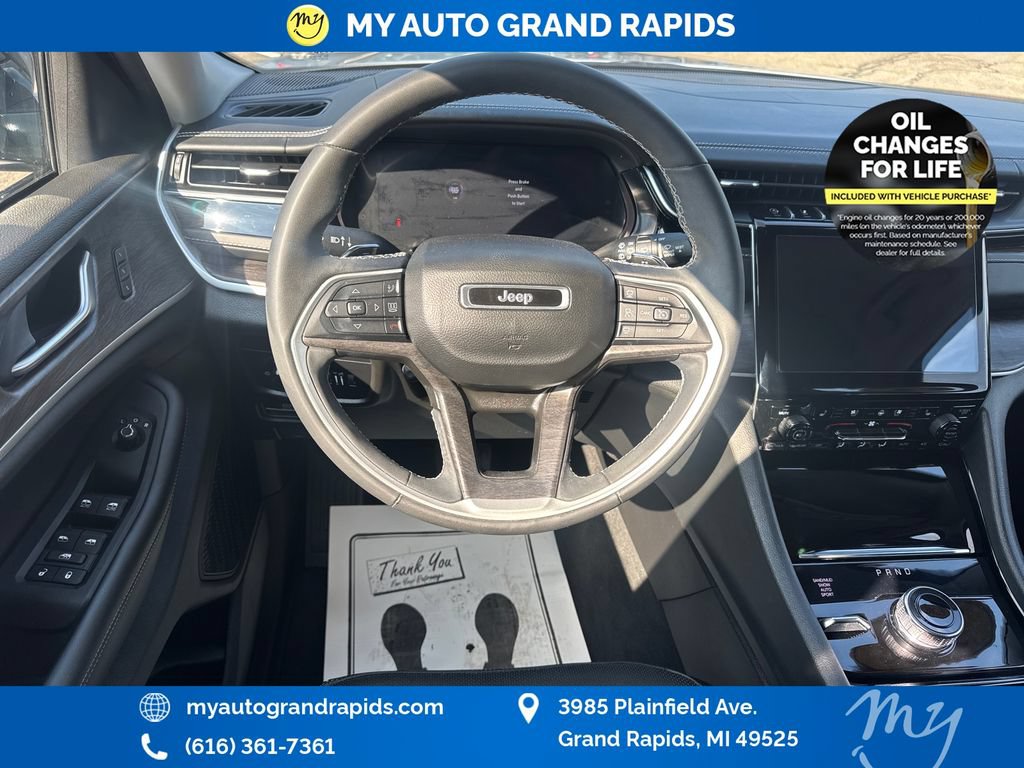 Used 2023 Jeep Grand Cherokee L Limited w/ Luxury Tech Group II AWD/4WD image 12