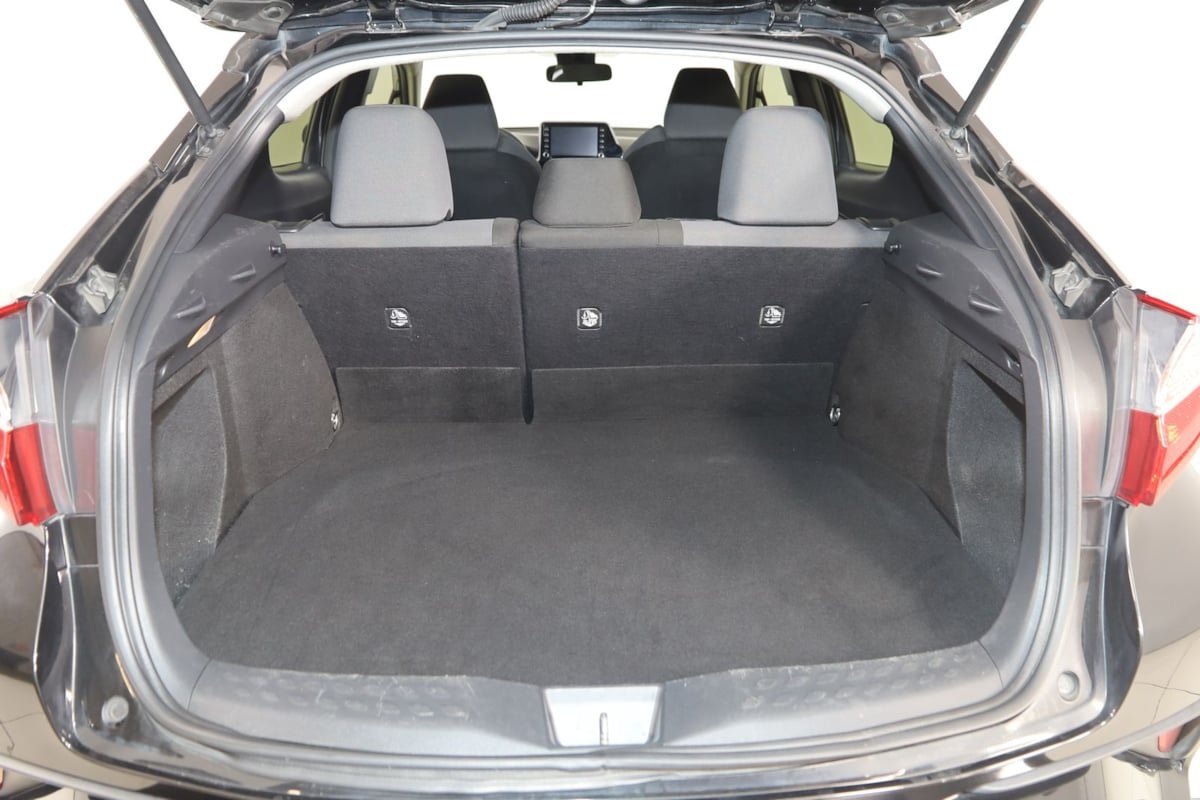 Used 2021 Toyota C-HR LE FWD image 40