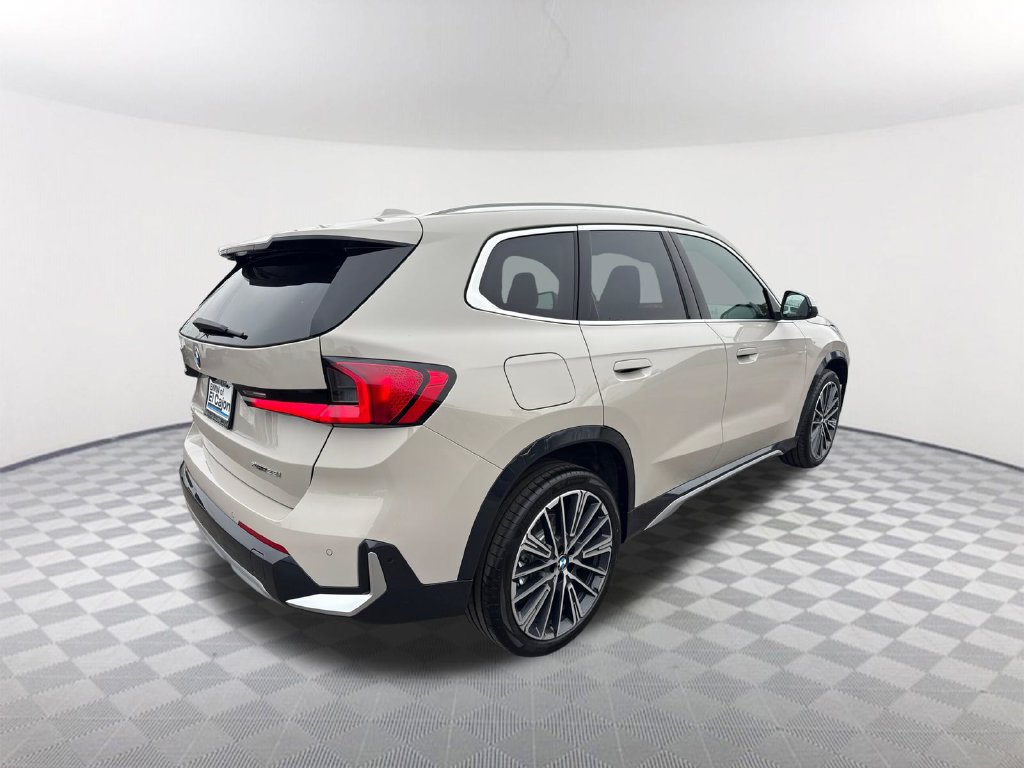 New 2026 BMW X1 xDrive28i w/ Technology Package AWD/4WD image 4