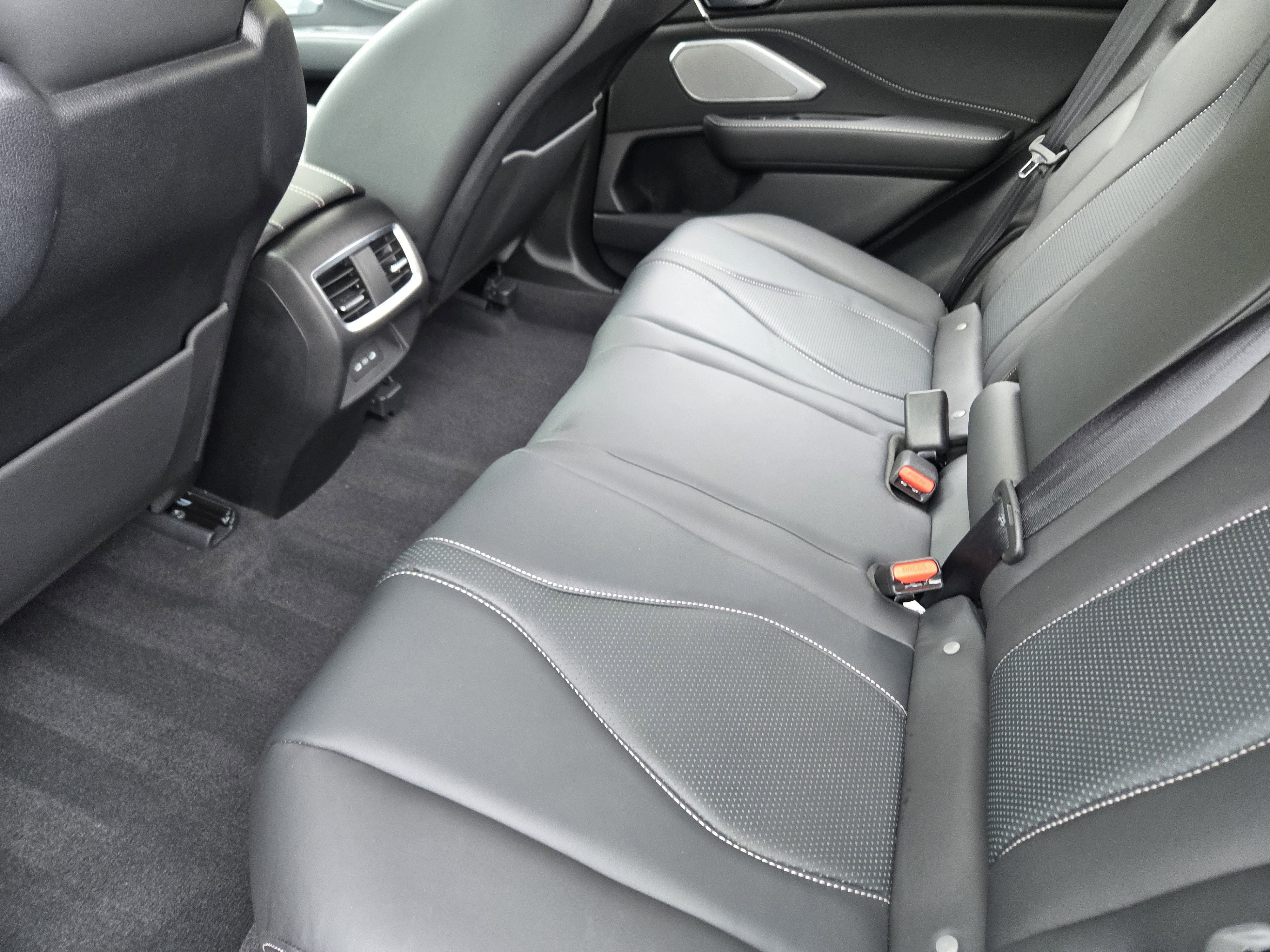 Certified 2025 Acura RDX w/ Technology Package image 30