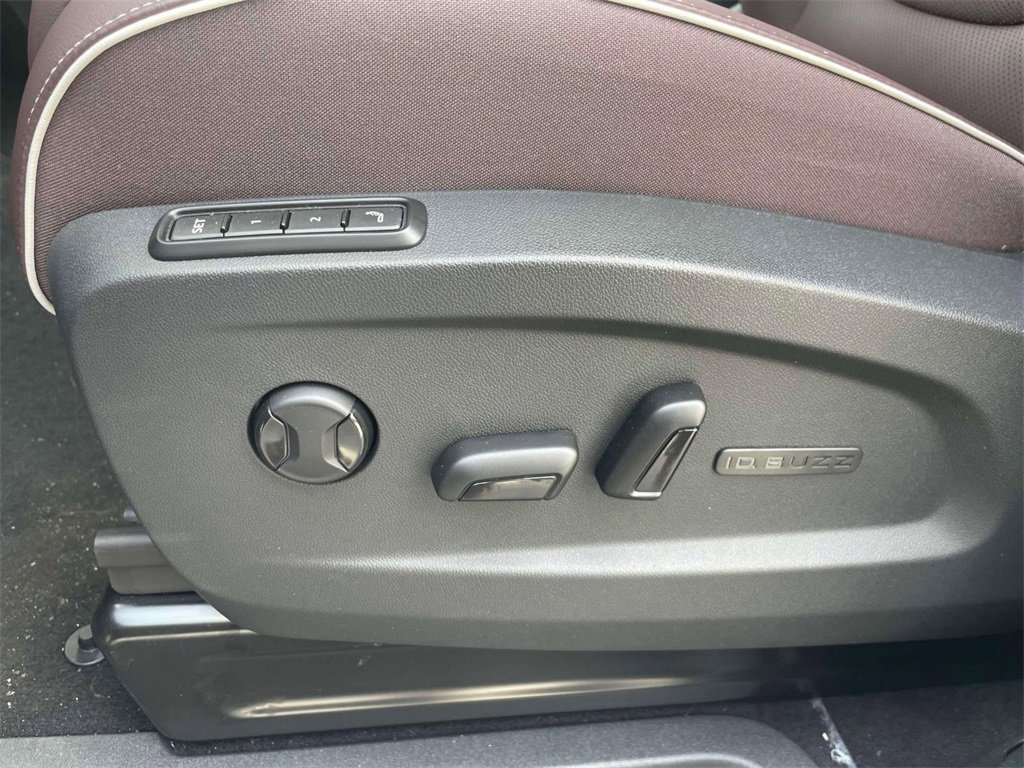 New 2025 Volkswagen ID. Buzz Pro S image 19