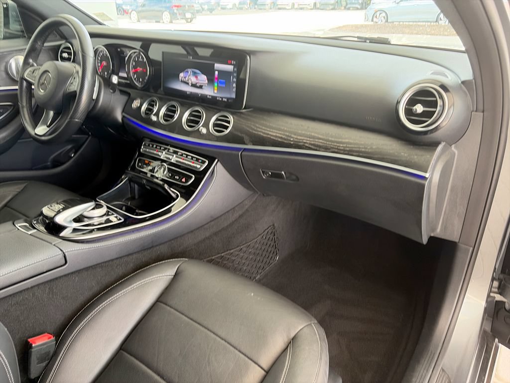 Used 2017 Mercedes-Benz E 300 4MATIC image 34