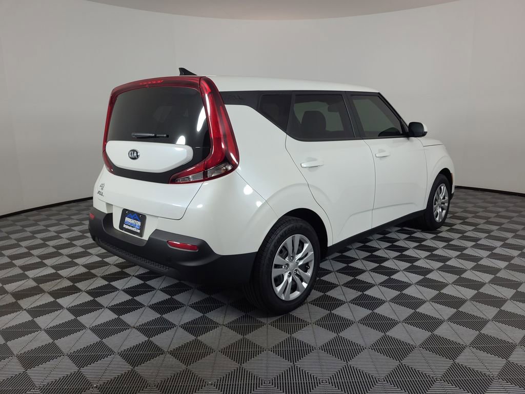 Used 2021 Kia Soul LX image 3