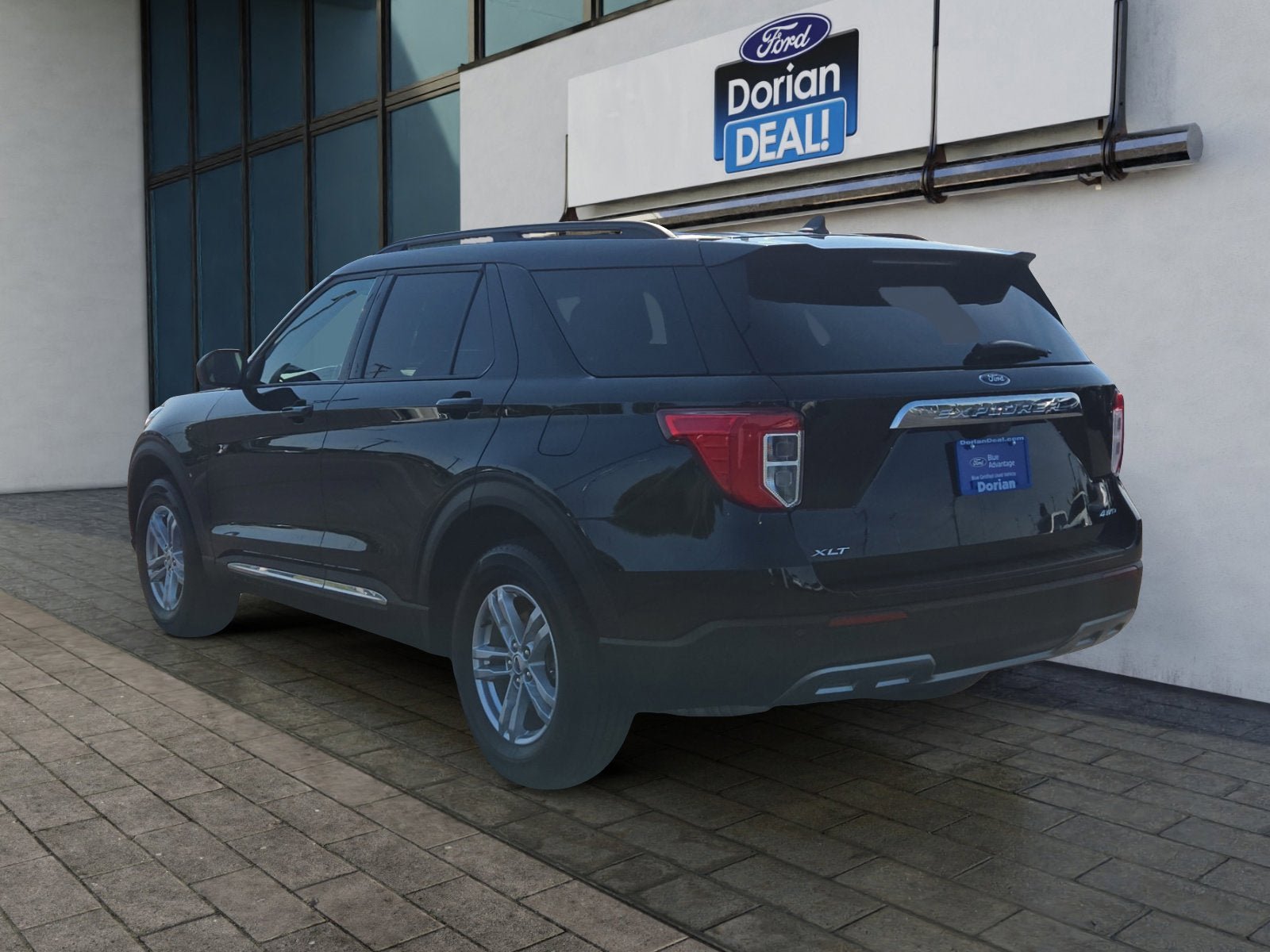 Certified 2023 Ford Explorer XLT w/ Equipment Group 202A AWD/4WD image 5