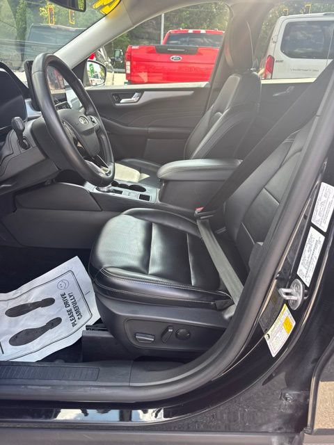 Used 2024 Ford Escape Platinum AWD/4WD image 16