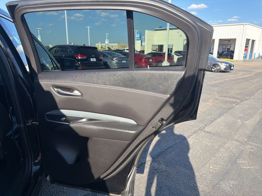 Used 2023 Cadillac XT4 Premium Luxury image 29