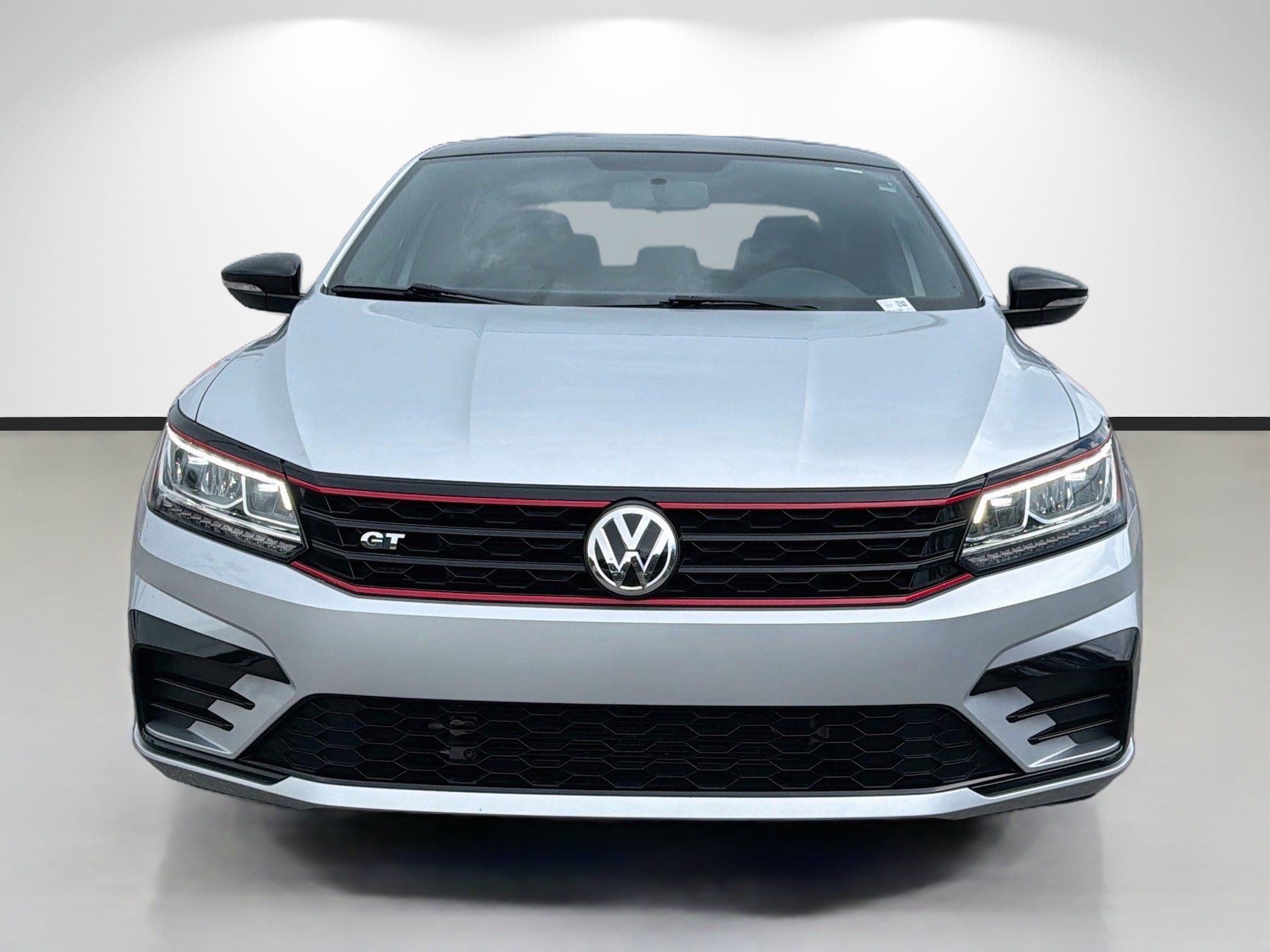 Used 2018 Volkswagen Passat GT FWD image 8