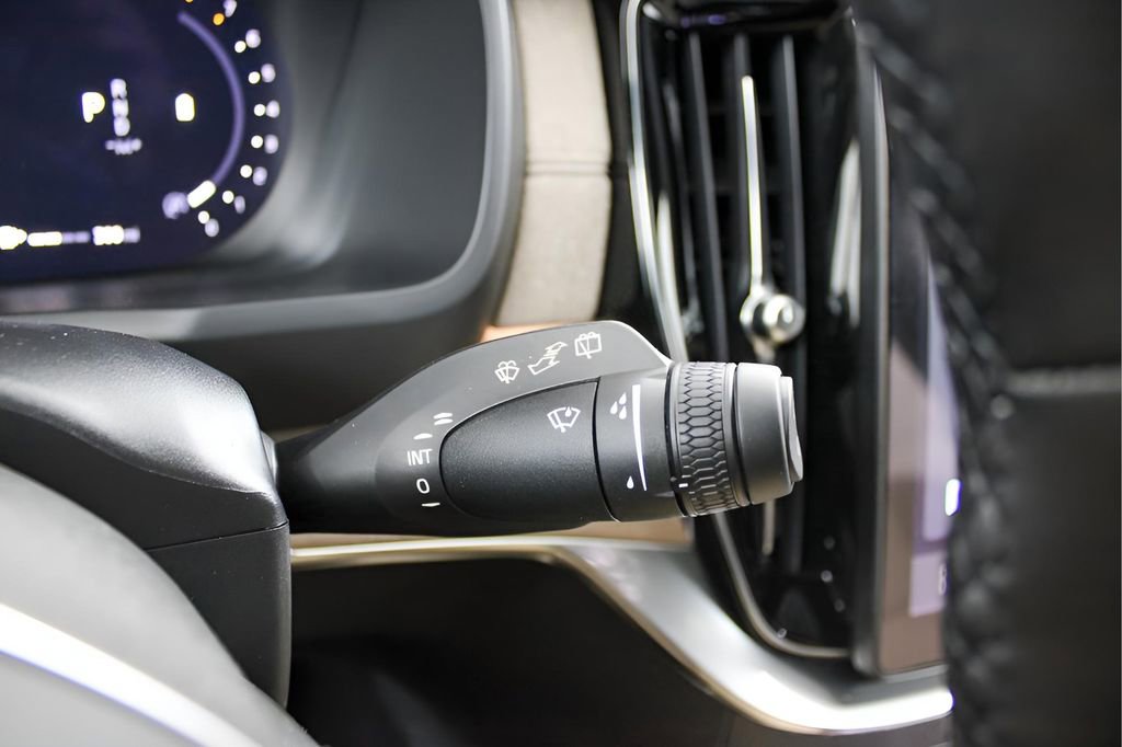 New 2026 Volvo XC90 B5 Plus w/ Protection Package Premier image 23