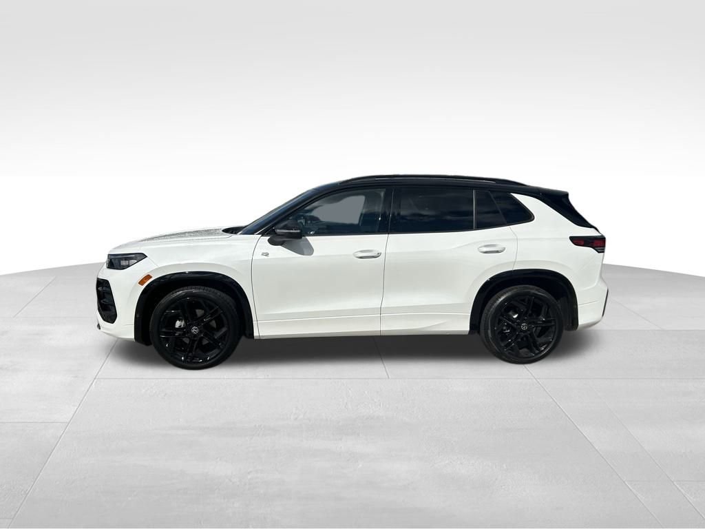 New 2026 Volkswagen Tiguan SE R-Line image 2