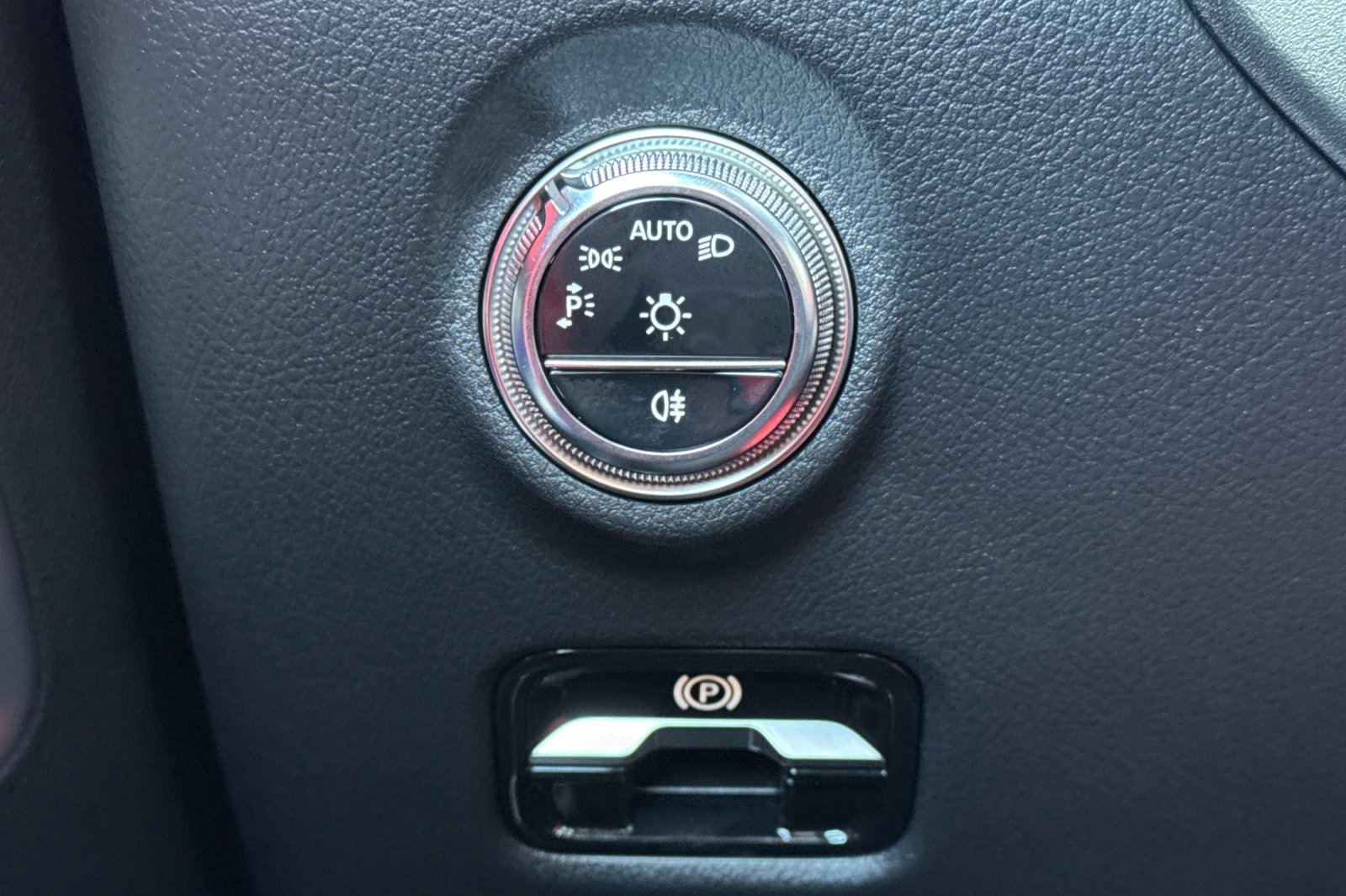 New 2026 Mercedes-Benz C 300 Sedan image 28