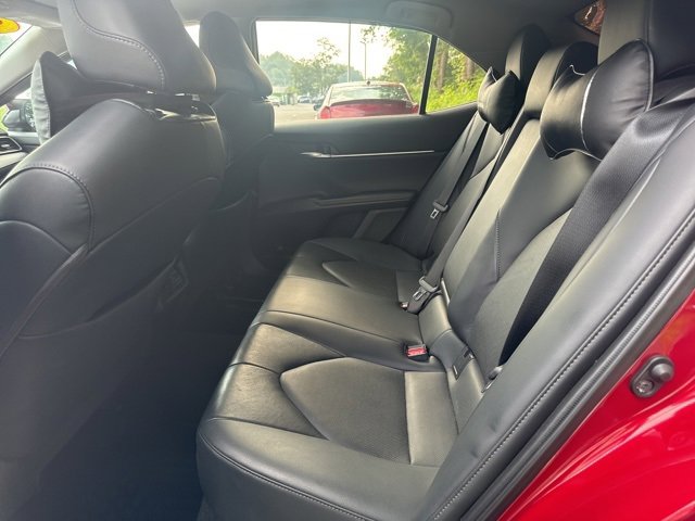 Used 2022 Toyota Camry XLE image 18
