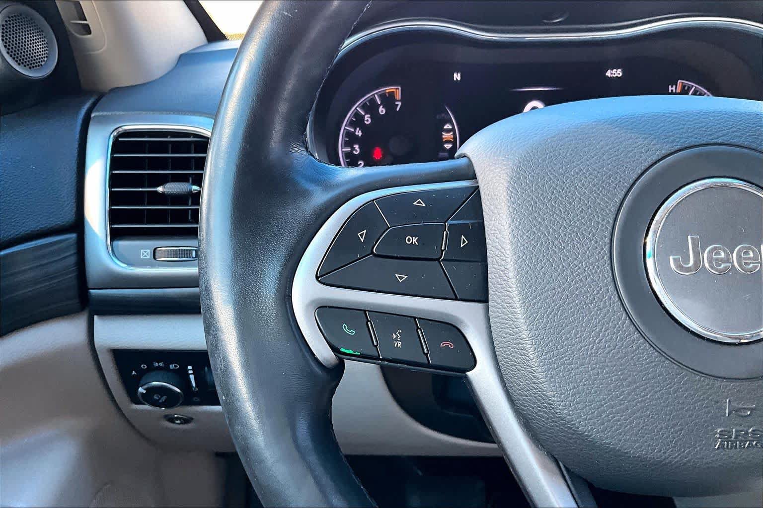 Used 2022 Jeep Grand Cherokee Laredo E w/ Security & Convenience Group AWD/4WD image 23