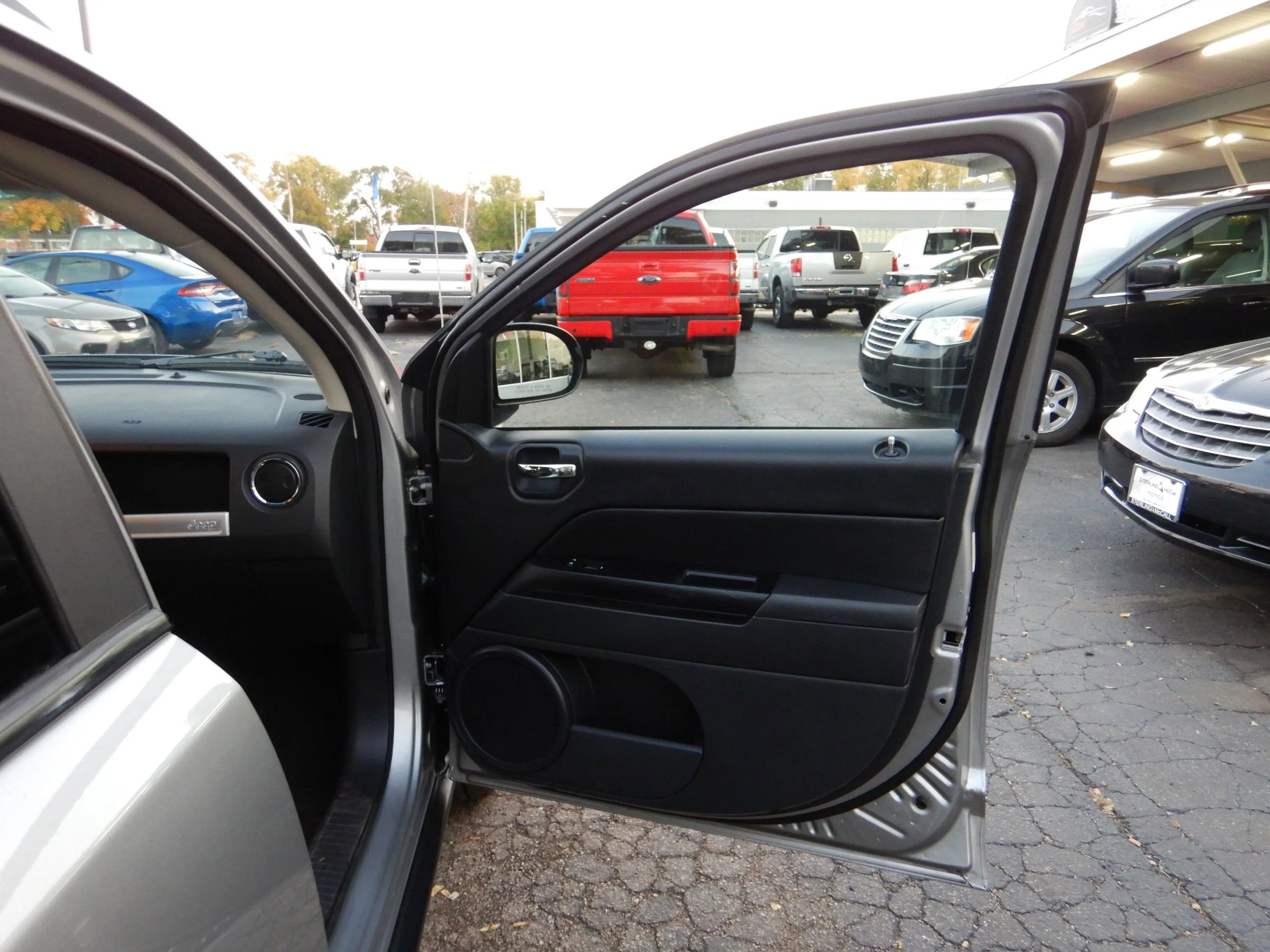 Used 2016 Jeep Compass Sport w/ Power Value Group image 13