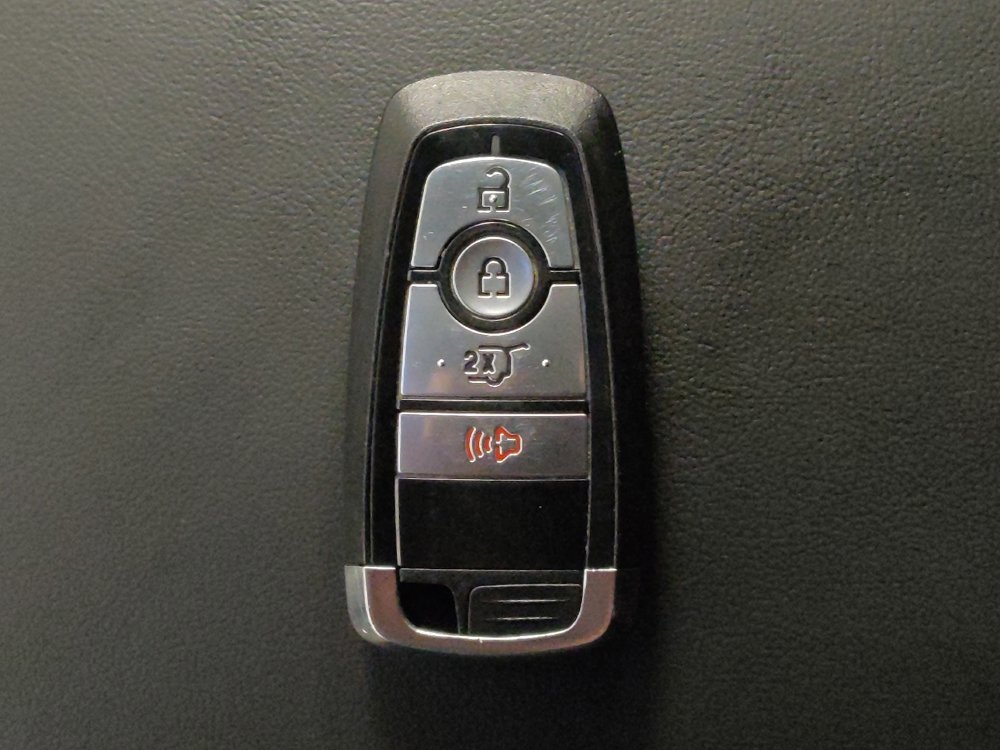 Used 2022 Ford Explorer XLT image 32