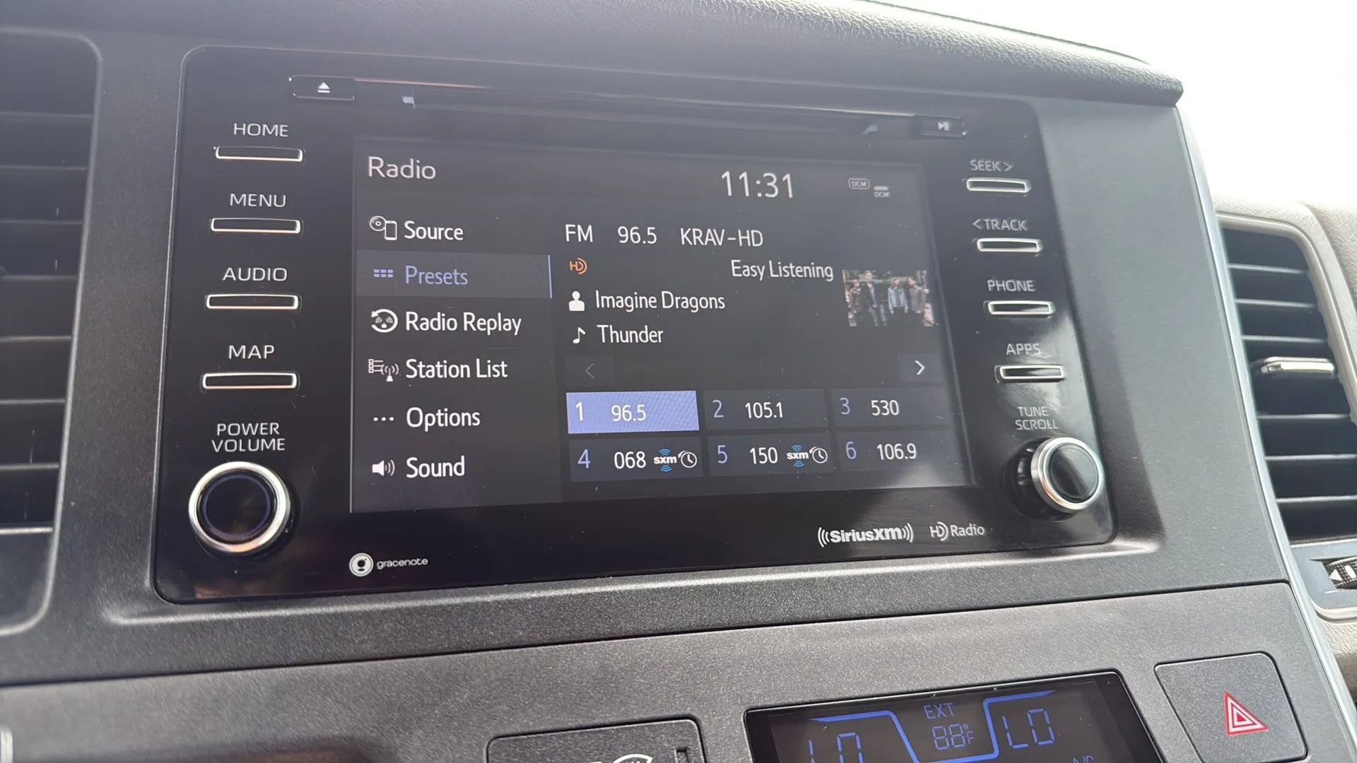 Used 2019 Toyota Sienna XLE image 24