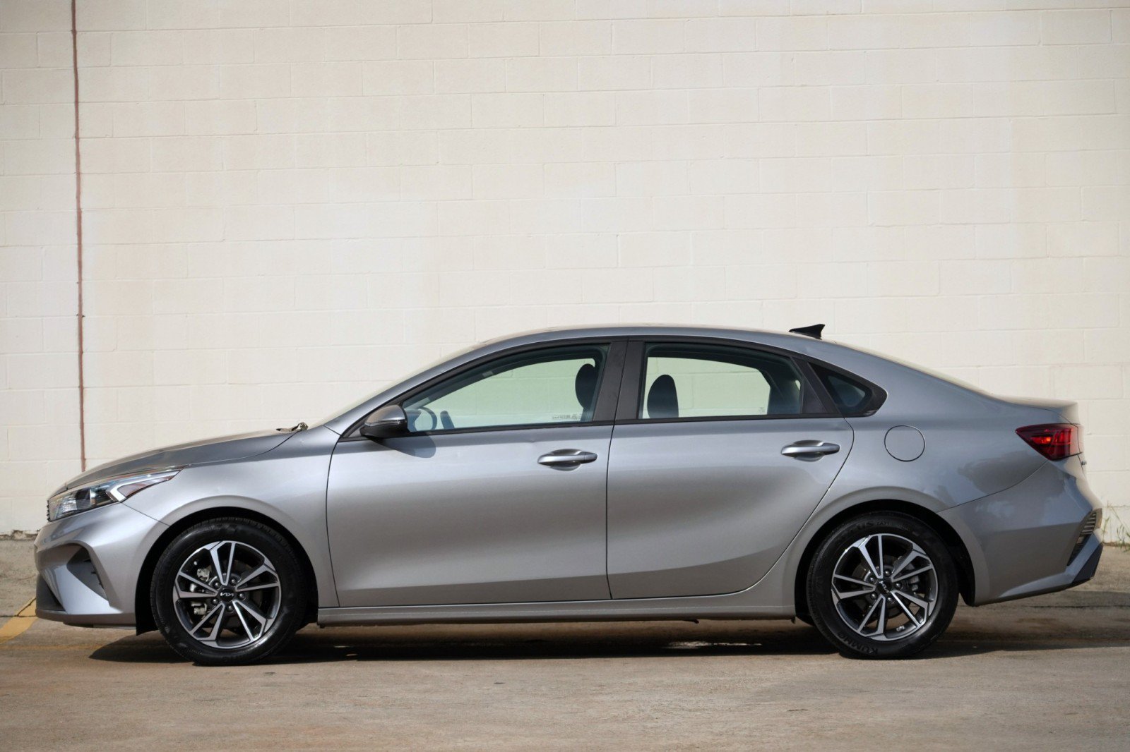Used 2023 Kia Forte LXS w/ LXS Technology Package FWD image 8