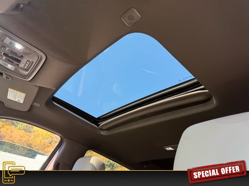 Used 2021 GMC Sierra 1500 SLT w/ SLT Premium Package image 17