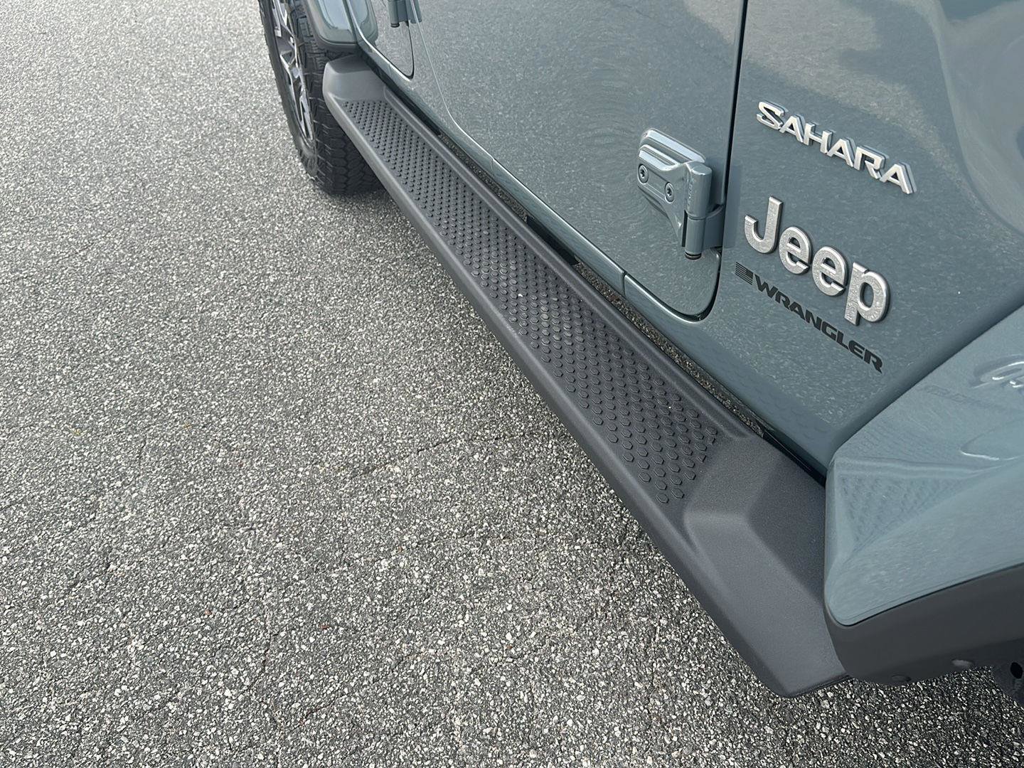 Used 2024 Jeep Wrangler Sahara image 4