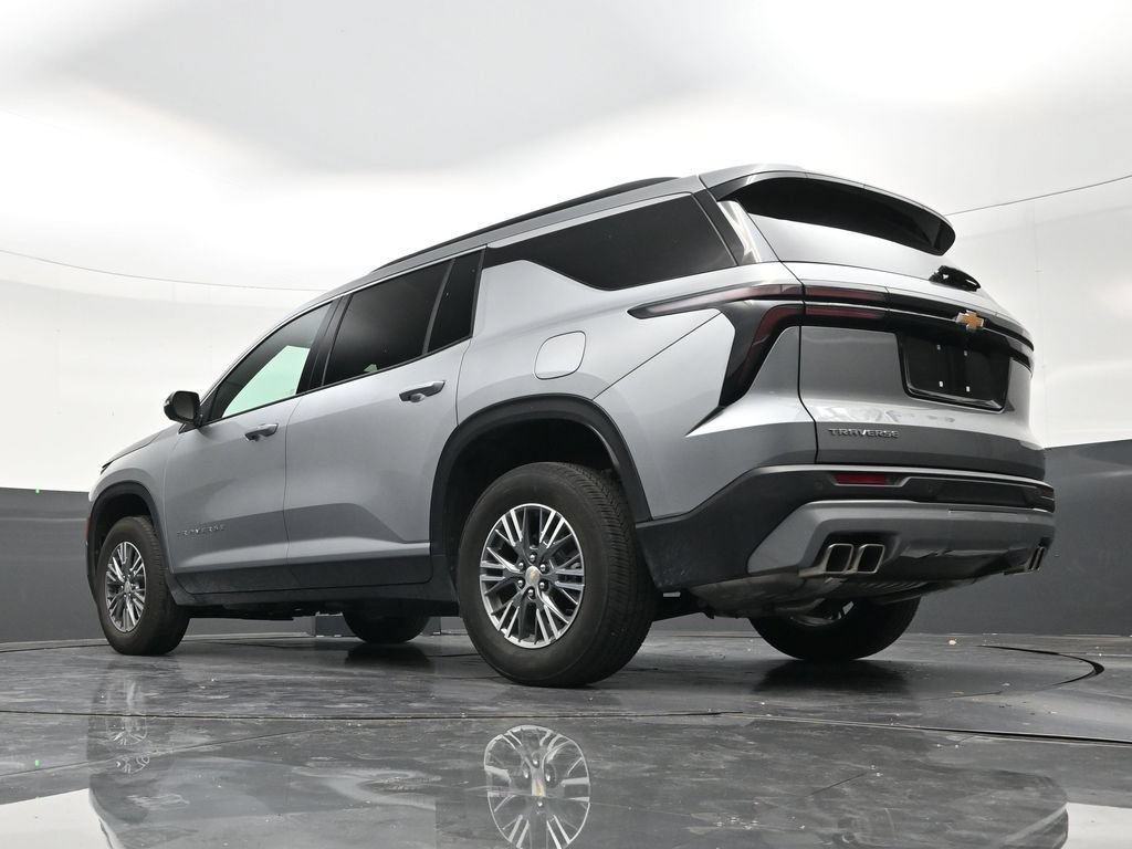 Used 2024 Chevrolet Traverse LT FWD image 21