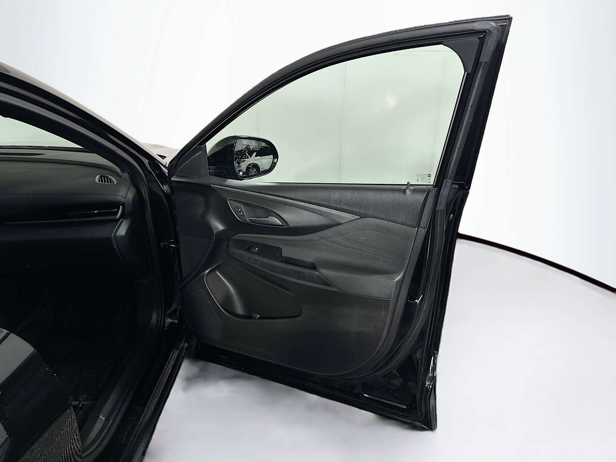 Used 2024 Buick Envista Sport Touring w/ Convenience II Package FWD image 30
