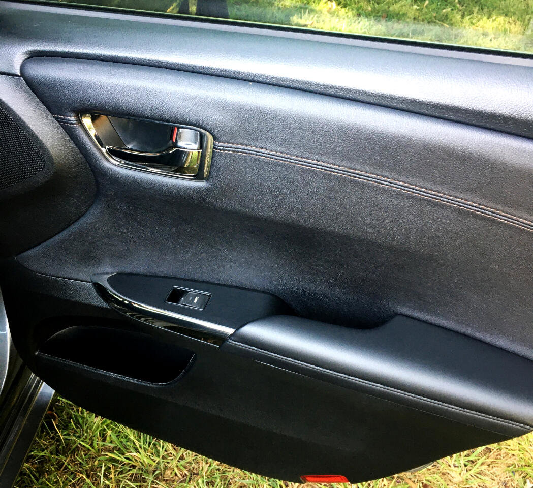 Used 2018 Toyota Avalon XLE Premium image 16