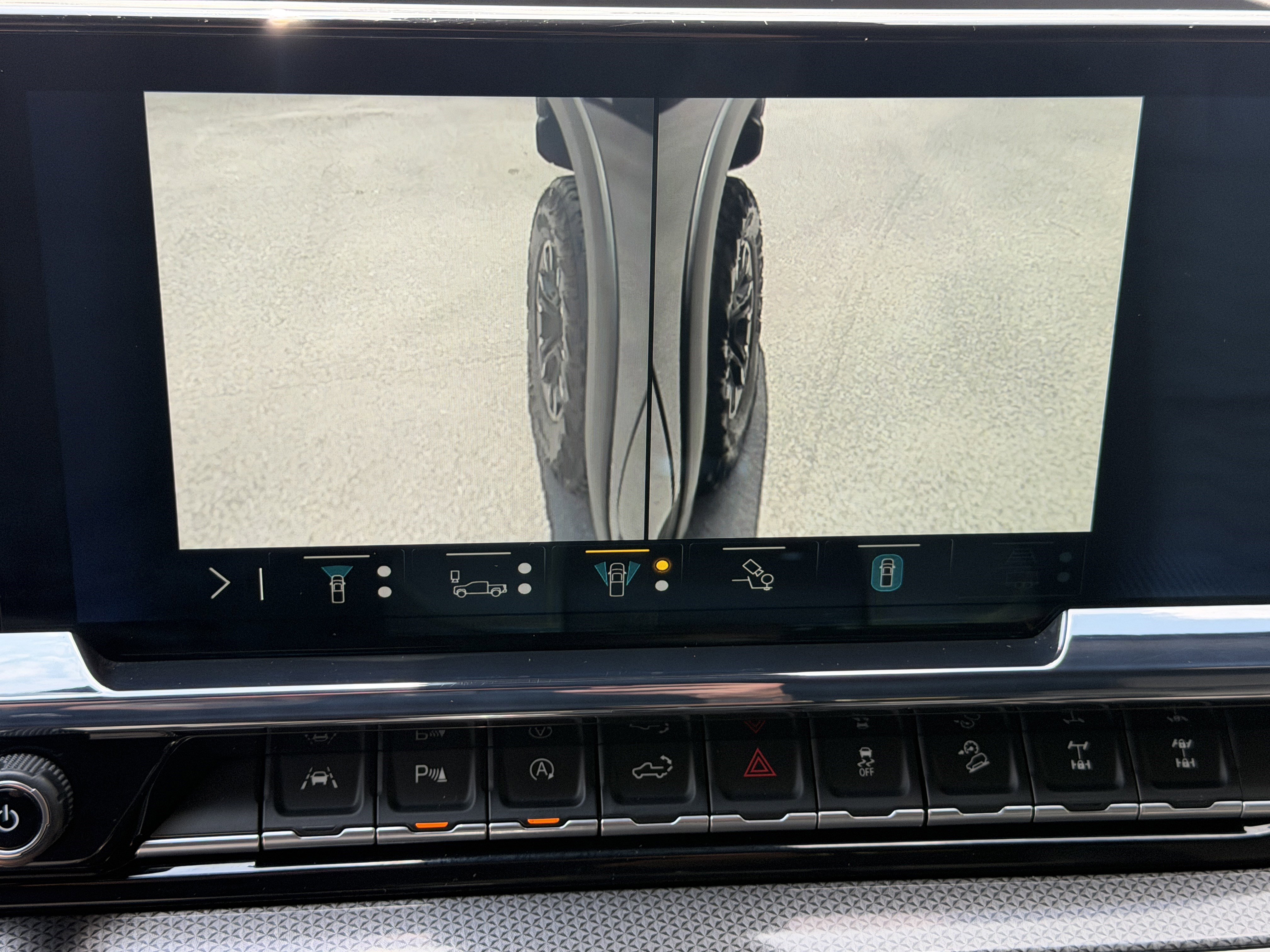 Used 2022 Chevrolet Silverado 1500 ZR2 w/ Technology Package AWD/4WD image 34