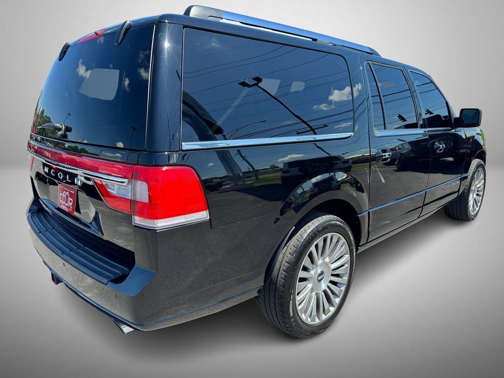 Used 2017 Lincoln Navigator L Reserve image 3