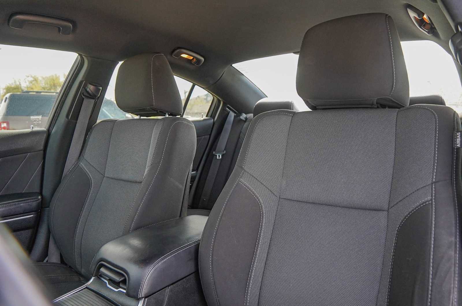 Used 2019 Dodge Charger SXT image 11