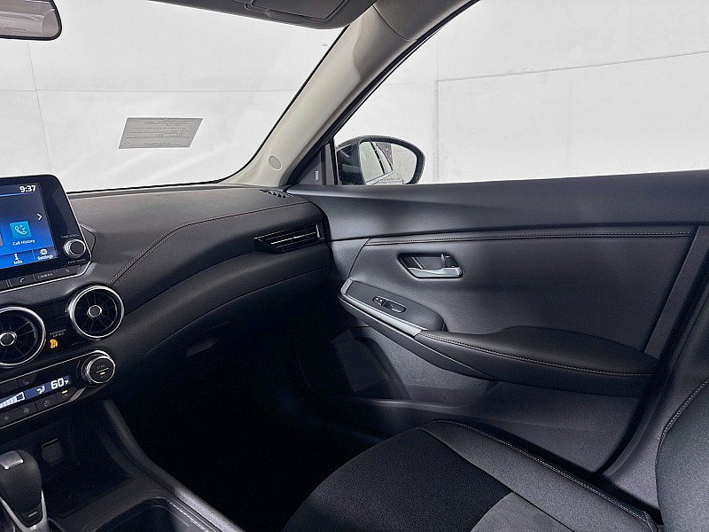 Certified 2025 Nissan Sentra SR image 23