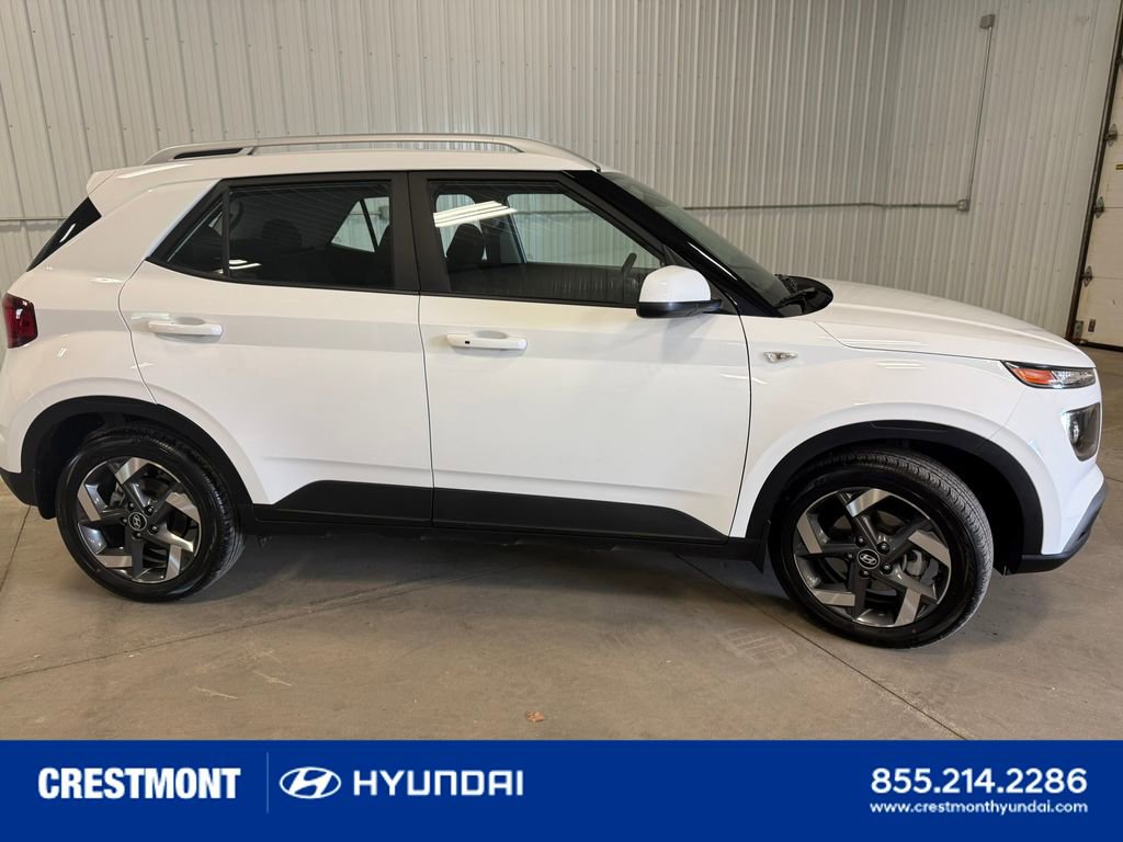 Used 2026 Hyundai Venue SEL FWD image 13