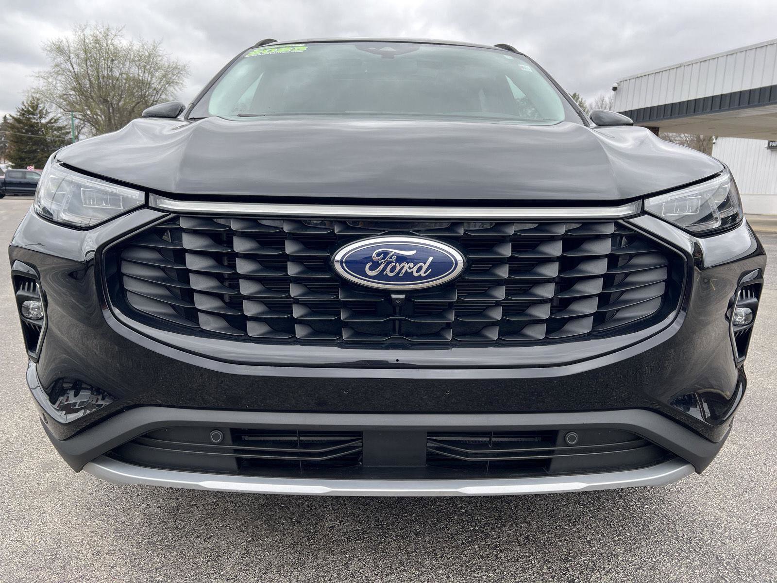 Used 2023 Ford Escape Platinum image 14
