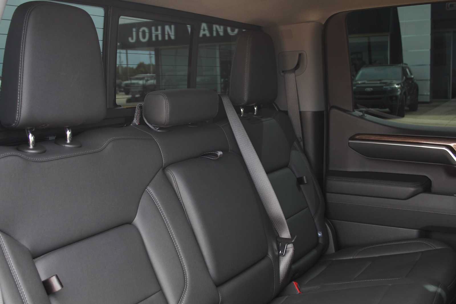 Used 2024 Chevrolet Silverado 1500 LT Trail Boss w/ Convenience Package II AWD/4WD image 24