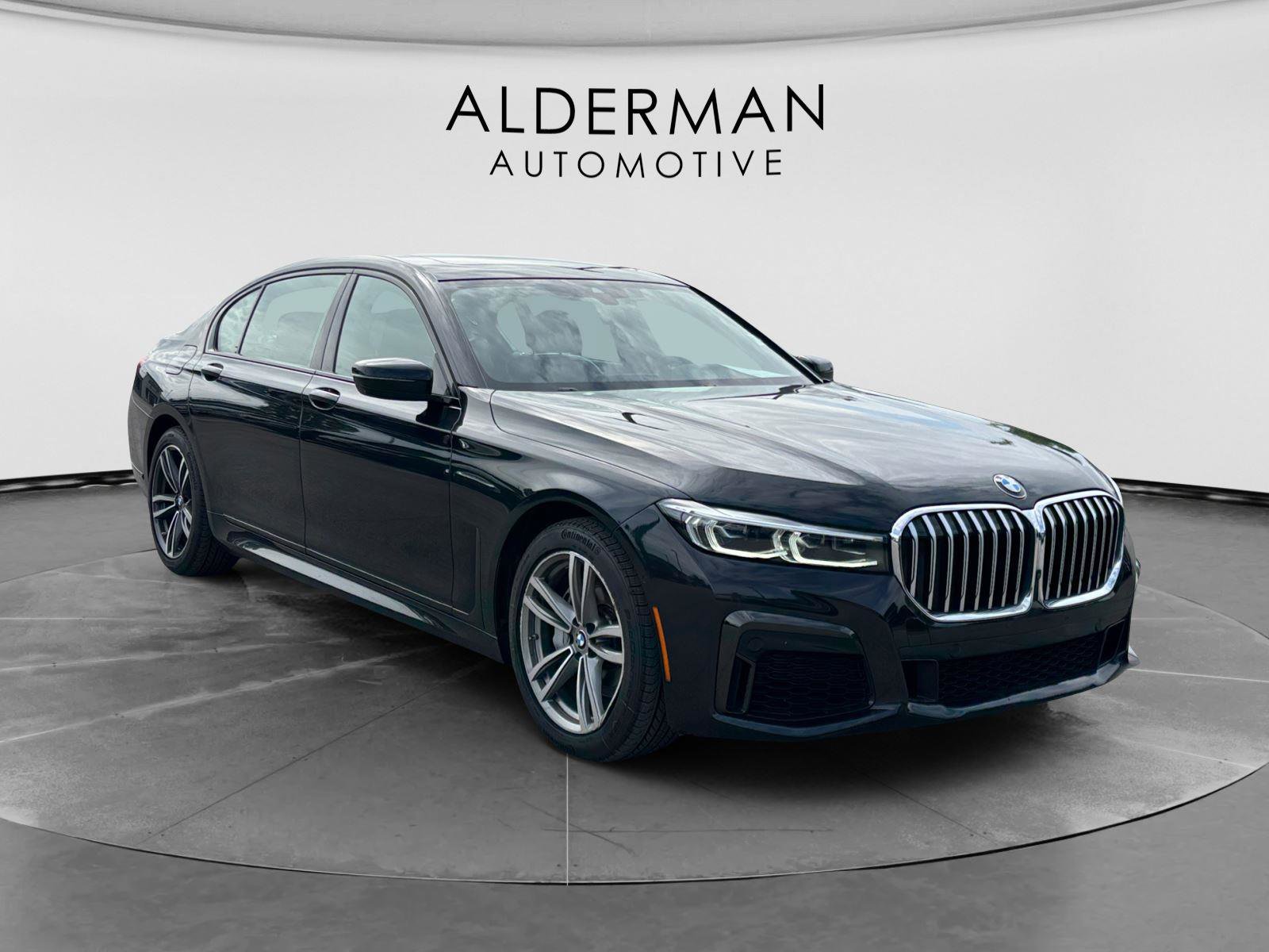Used 2022 BMW 740i xDrive w/ M Sport Package AWD/4WD image 7