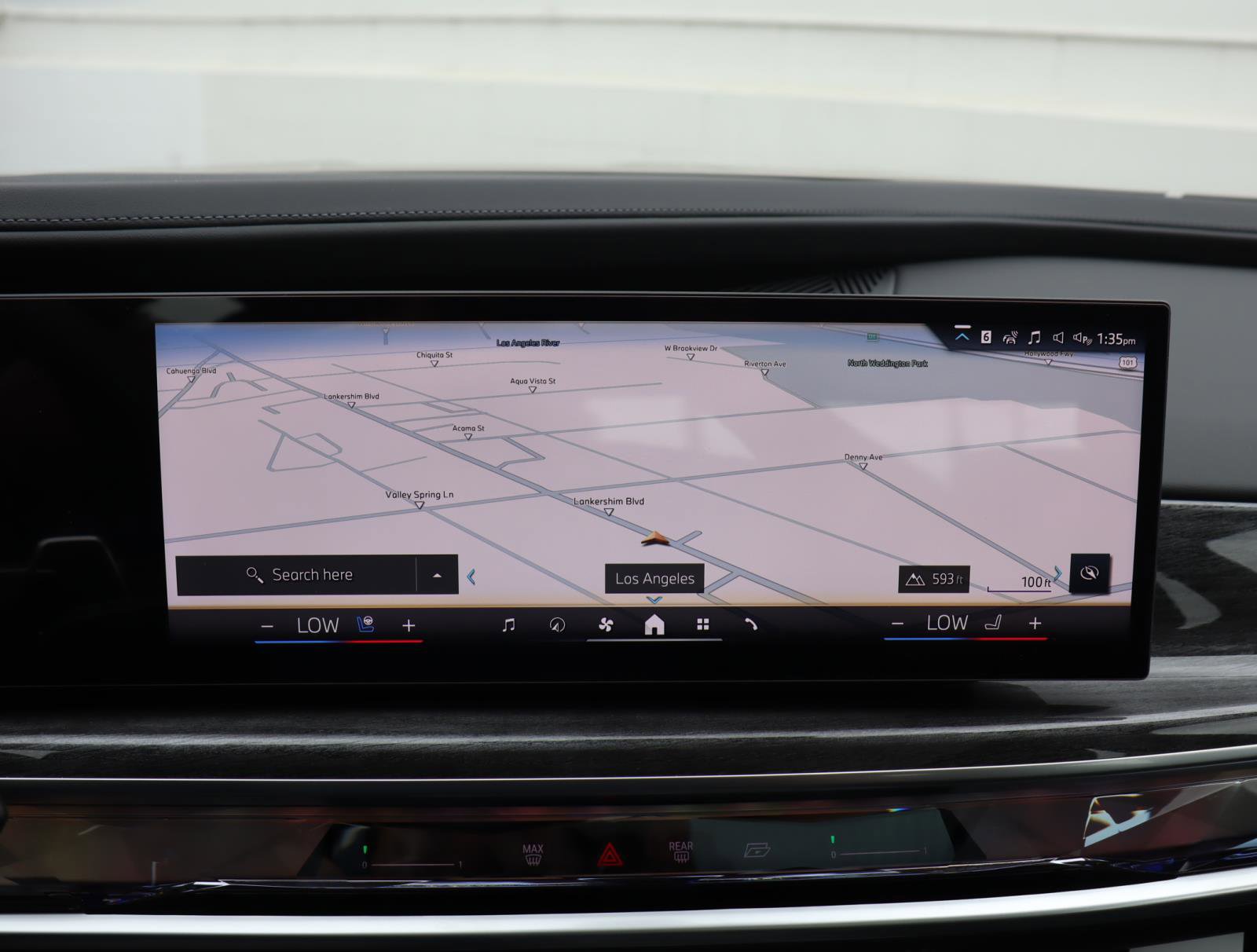 New 2026 BMW 750e xDrive w/ Executive Package image 24