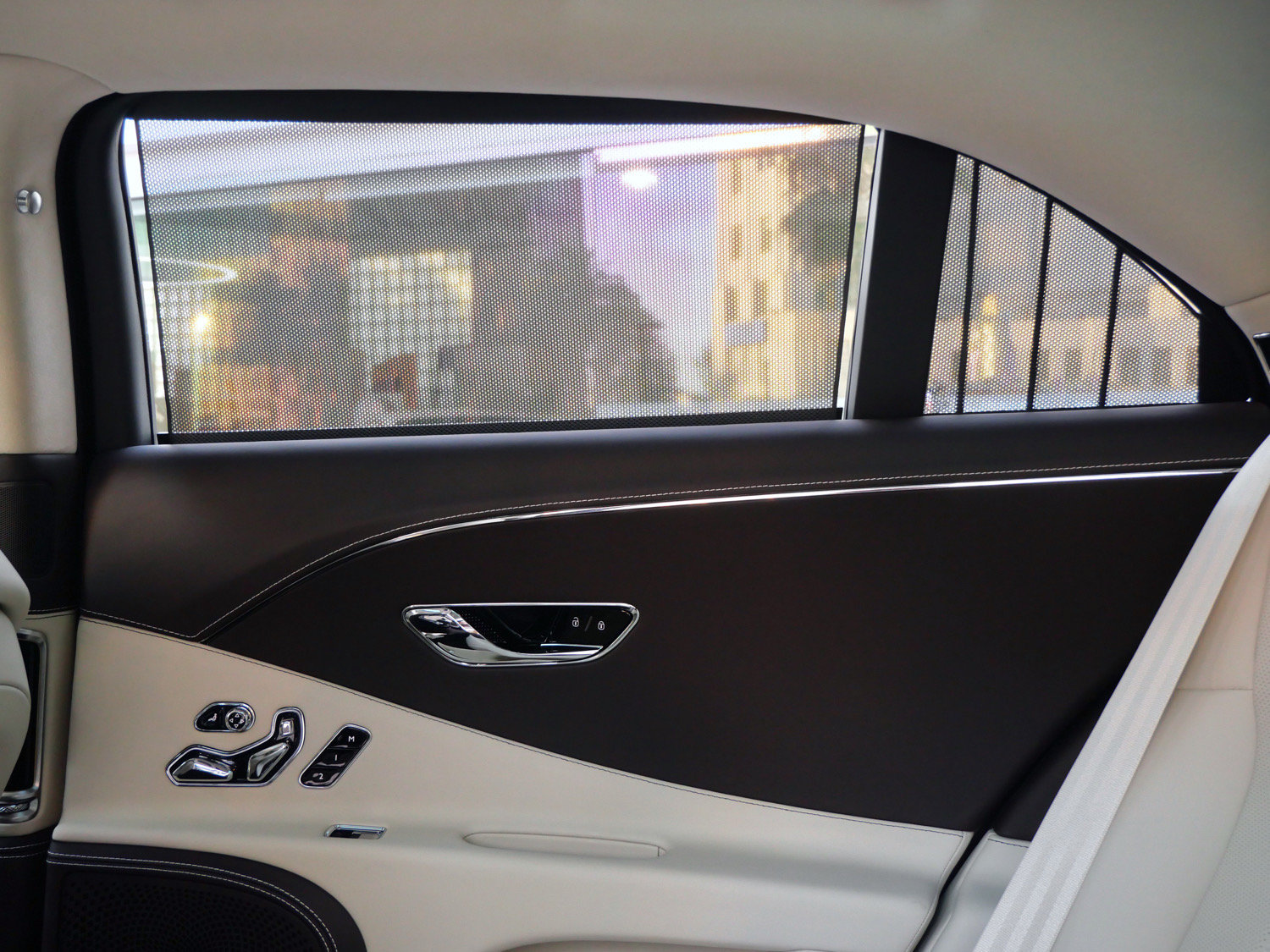 New 2026 Bentley Flying Spur V8 AWD/4WD image 23