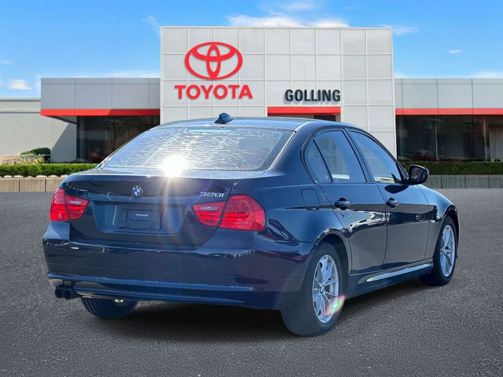 Used 2010 BMW 328i Sedan RWD image 5